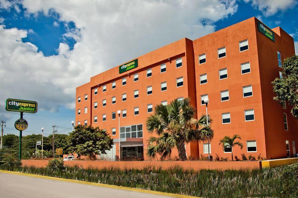 Hotel City Express Junior By Marriott Ciudad Del Carmen Aeropuerto Extérieur photo