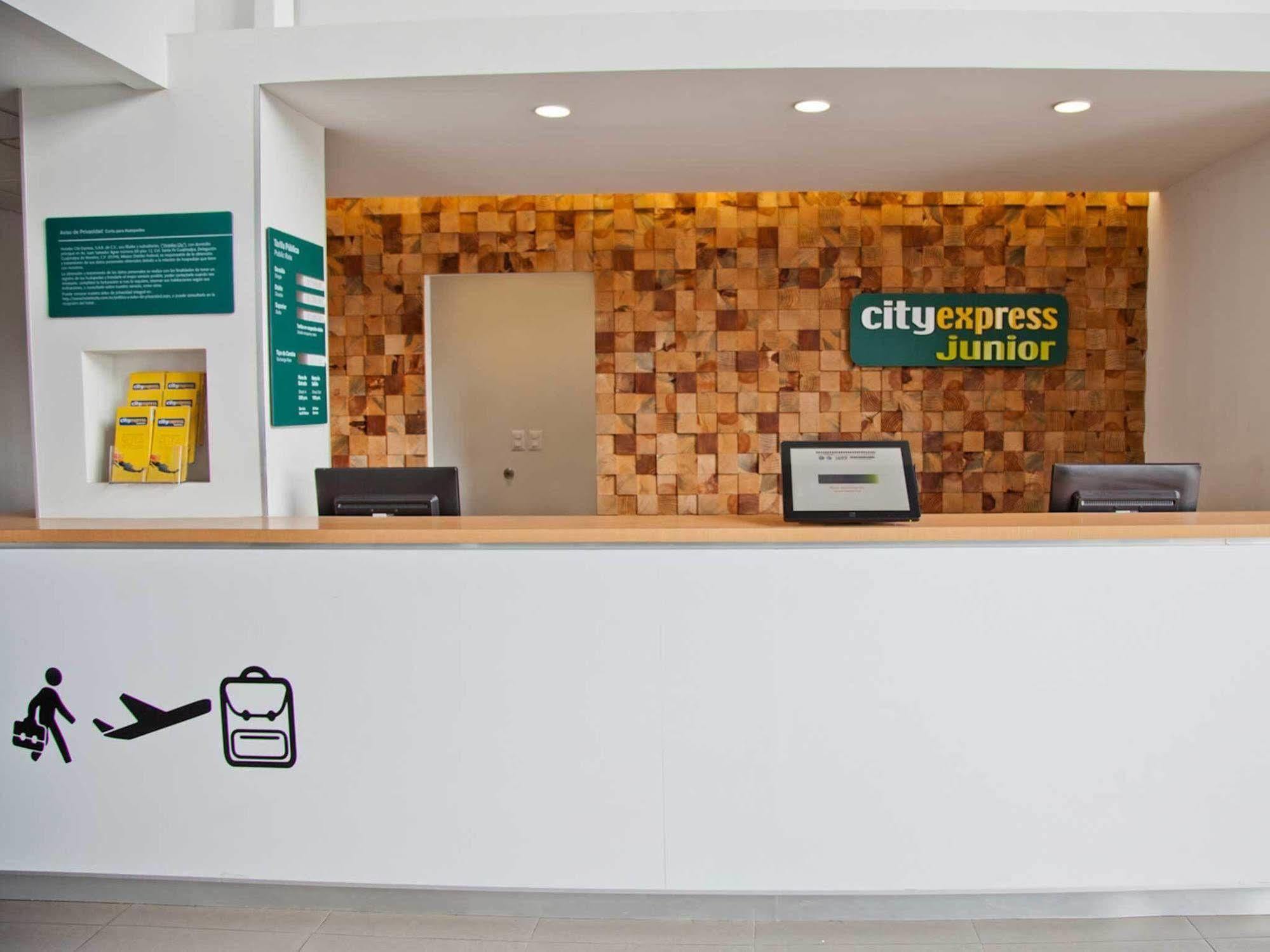 Hotel City Express Junior By Marriott Ciudad Del Carmen Aeropuerto Extérieur photo